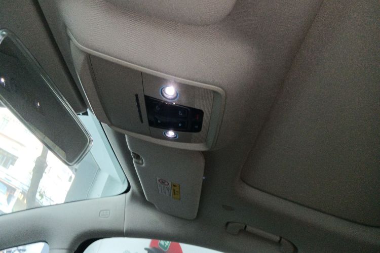 腾势D9 2022款 DM-i 970 四驱尊荣型中控内饰22