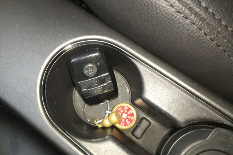 起亚K3 2013款 1.6L 自动GLS中控内饰7001