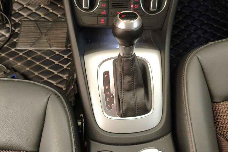 奥迪Q3 2017款 35 TFSI 时尚型中控内饰18