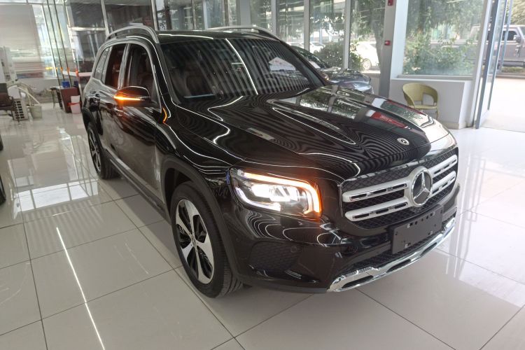 奔驰GLB 2023款 GLB 220 时尚型车身外观6002