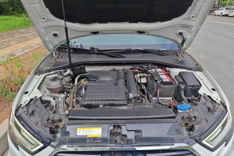 奥迪A3 2018款 30周年年型 Limousine 35 TFSI 运动型局部细节24