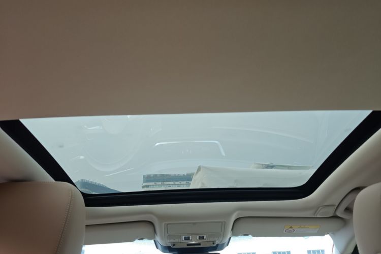 捷豹XFL 2024款 2.0T P250 两驱尊享豪华版中控内饰22