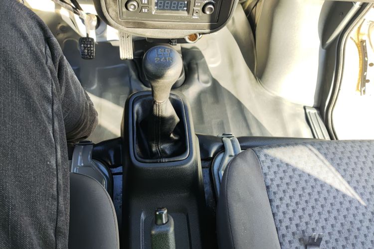 五菱汽车 五菱之光 2023款 1.5L 实用型 5/7座中控内饰18