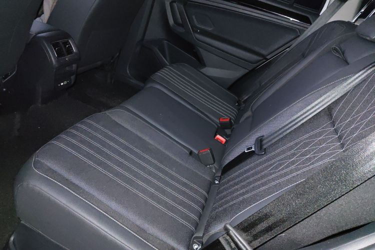 大众 途观L 2023款 330TSI 自动两驱舒享版中控内饰7004