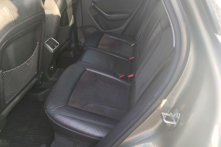 奥迪Q3 2016款 40 TFSI quattro 全时四驱风尚型中控内饰7004