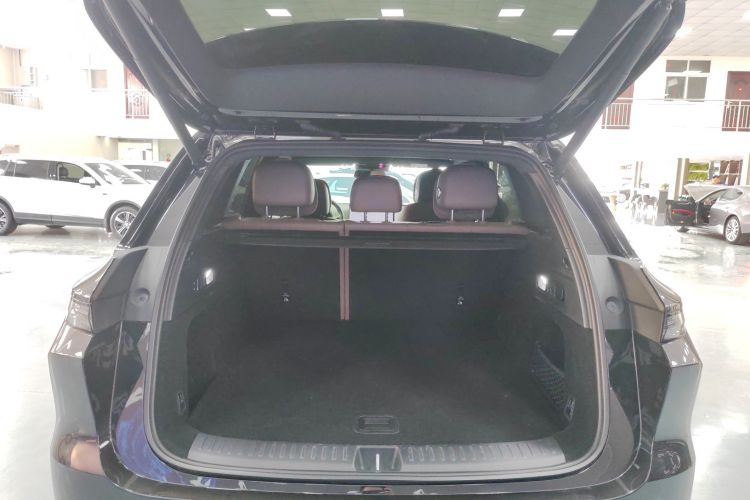 理想汽车 理想L6 2025款 Pro 智能焕新版机舱底盘23