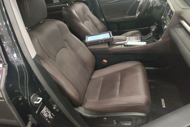 雷克萨斯RX 2020款 450hL 四驱醇享版7座局部细节41