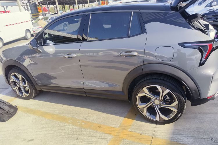 领克06 2023款 Remix 1.5T 劲Halo车身外观4