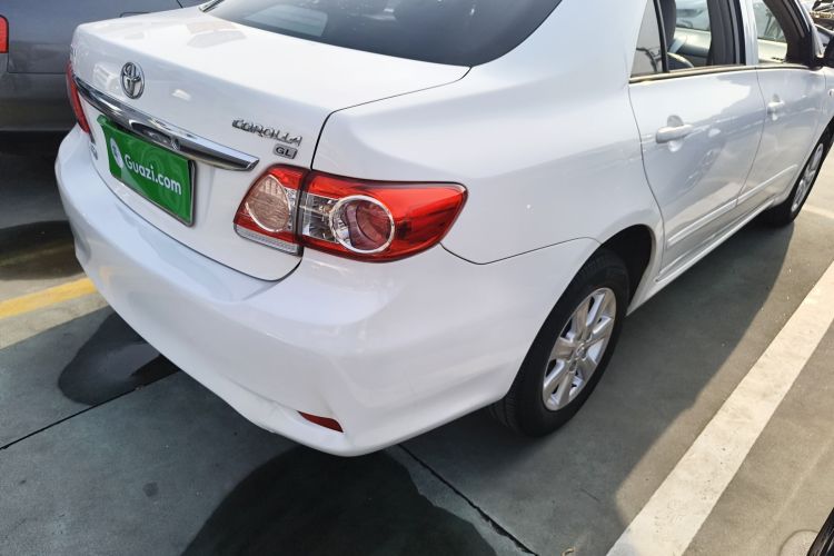 丰田 卡罗拉 2011款 1.6L 自动GL车身外观9