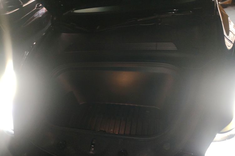 特斯拉 Model Y 2021款 标准续航后驱版局部细节24