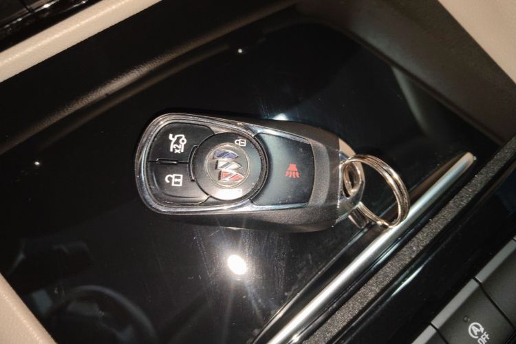 别克 君威 2020款 552T 精英型中控内饰11