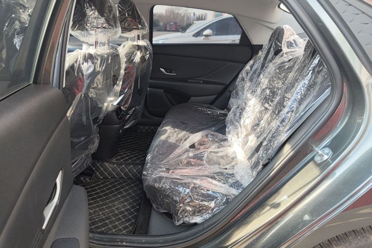 现代 伊兰特 2023款 1.5L CVT GLS领先版中控内饰21