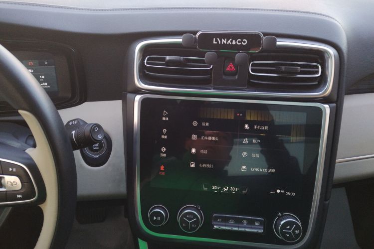 领克01 2017款 2.0T 两驱耀Pro版中控内饰16