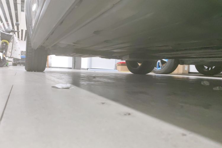 领克02 2022款 2.0TD DCT耀Pro机舱底盘29