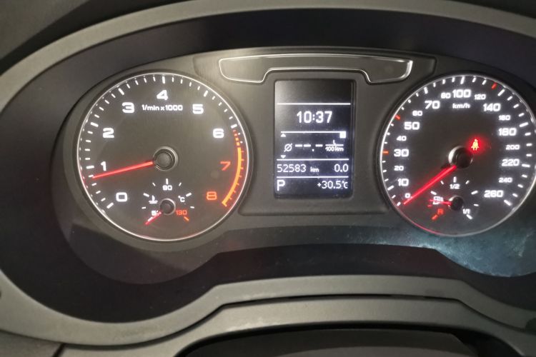 奥迪Q3 2017款 30 TFSI 时尚型中控内饰14