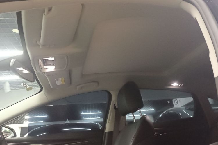 别克 君越 2022款 552T 豪华型中控内饰22