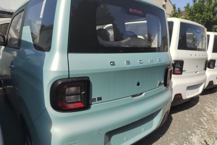 吉利银河 2024款 熊猫mini 200km 耐力熊车身外观6