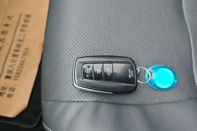 丰田 威兰达 2023款 双擎 2.5L E-CVT四驱尊贵版中控内饰7001