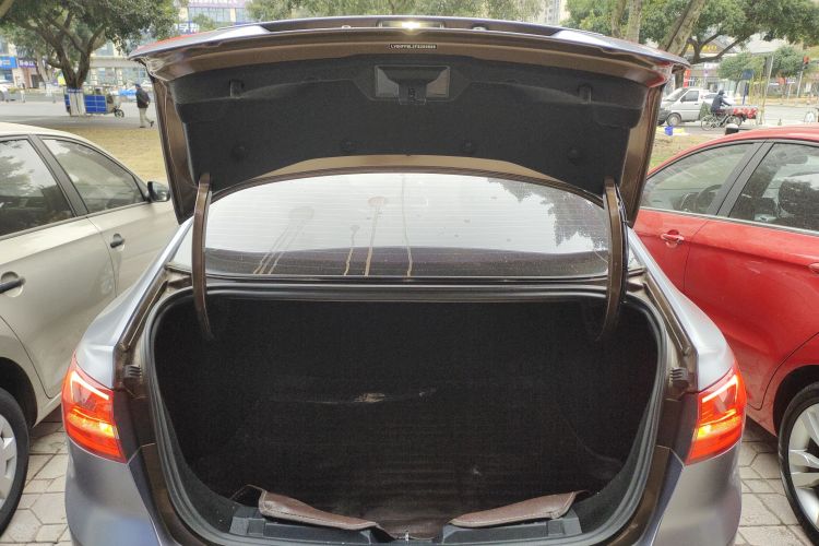 福特 福睿斯 2015款 1.5L 手动时尚型局部细节23