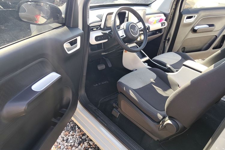 五菱汽车 宏光MINIEV 2024款 第三代 215km 进阶版中控内饰20