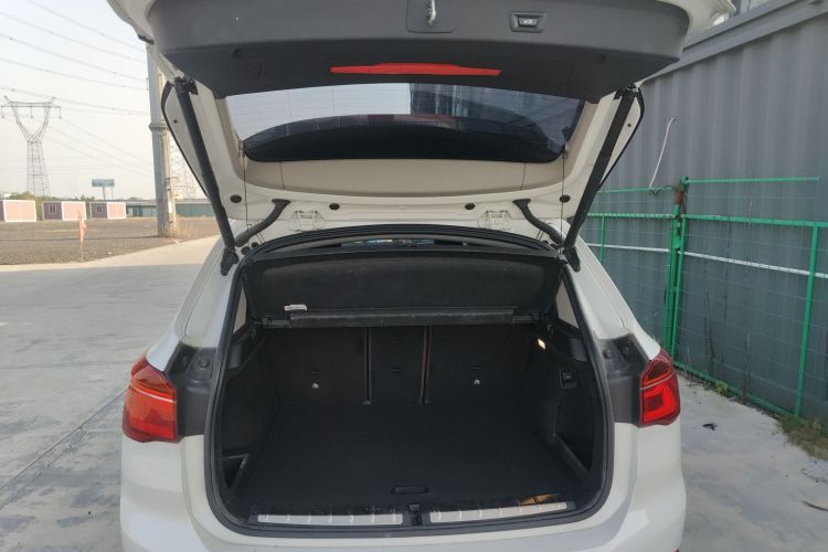 宝马X1 2018款 sDrive18Li 尊享型机舱底盘23