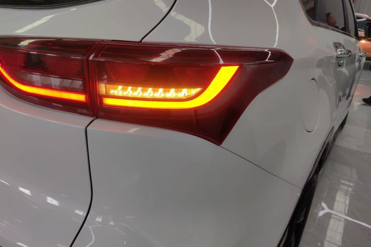 东南DX8S 2022款 1.5T DCT酋长版 7座车身外观9