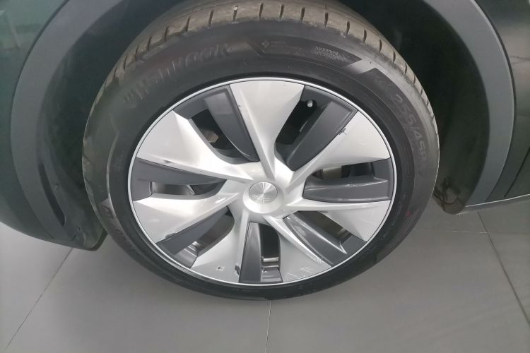 特斯拉 Model Y 2022款 改款 后轮驱动版车身外观6007