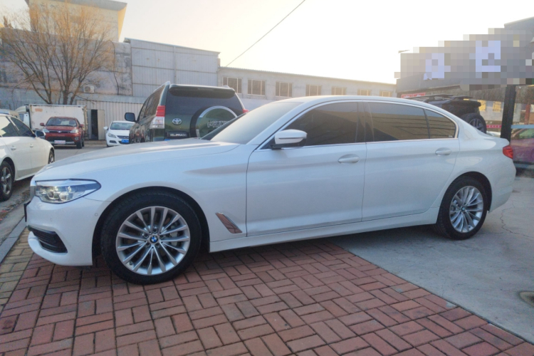 宝马5系 2020款 530Li 尊享型 豪华套装车身外观6003