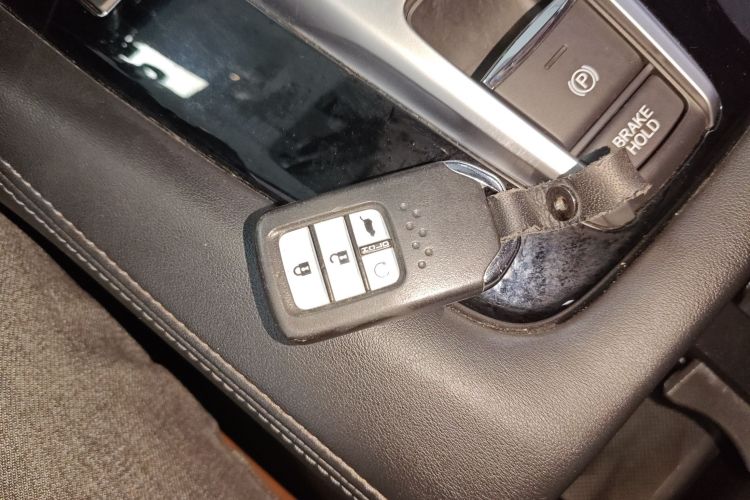 本田UR-V 2017款 370TURBO 两驱尊贵版 国V中控内饰7001