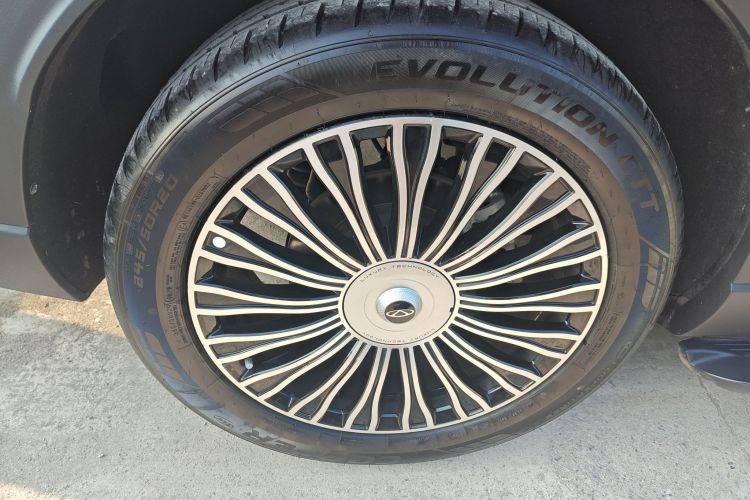 奇瑞 瑞虎8 L 2024款 2.0T 两驱尊贵版 5座车身外观6008