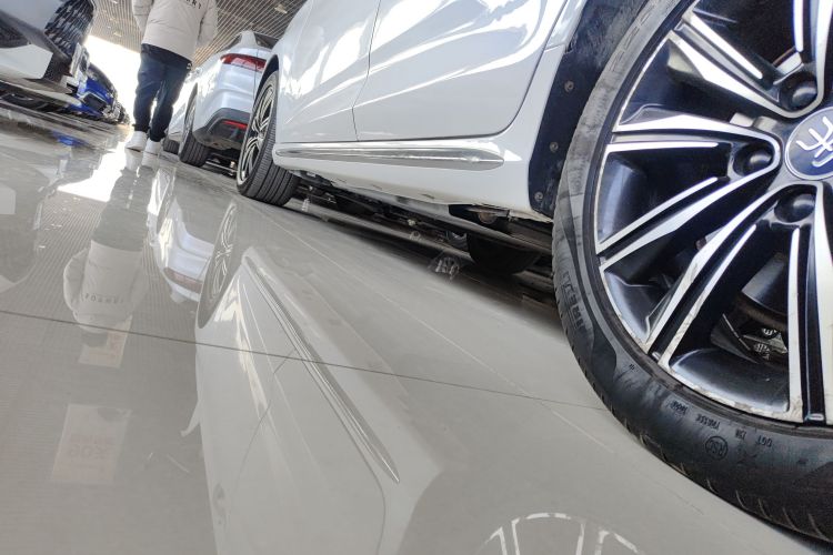 比亚迪 宋MAX新能源 2019款 DM 1.5T 智联致耀型 6座 国VI局部细节9002