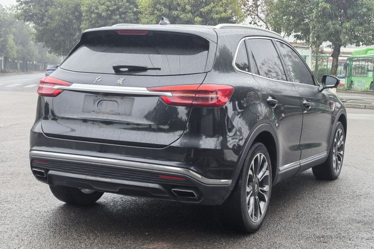 红旗HS5 2019款 2.0T 智联旗享四驱版车身外观7