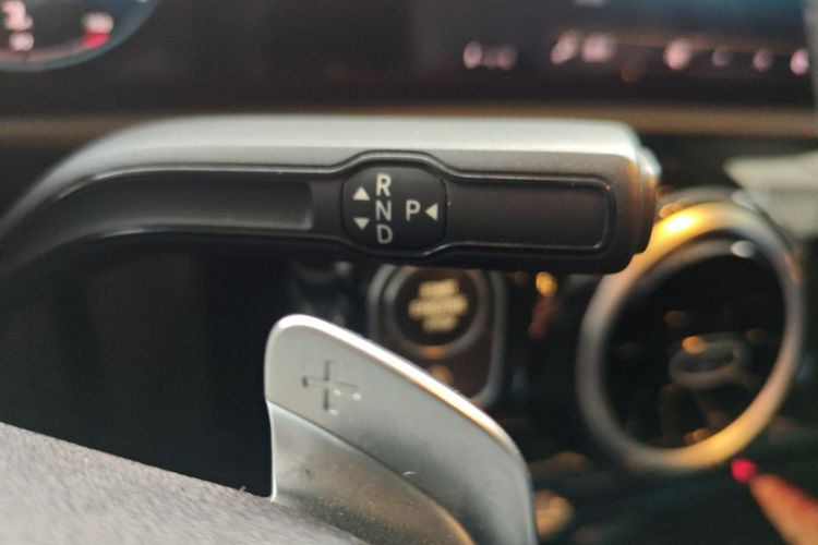 奔驰A级 2019款 A 200 L 运动轿车中控内饰18