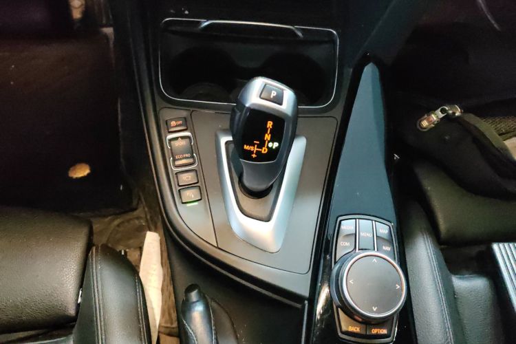 宝马3系GT 2020款 320i M运动套装局部细节18