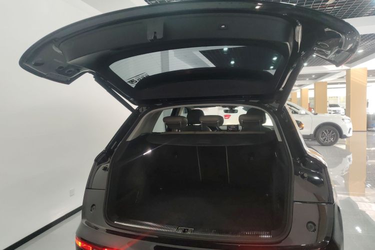 奥迪Q5L 2020款 改款 40 TFSI 荣享进取型机舱底盘23