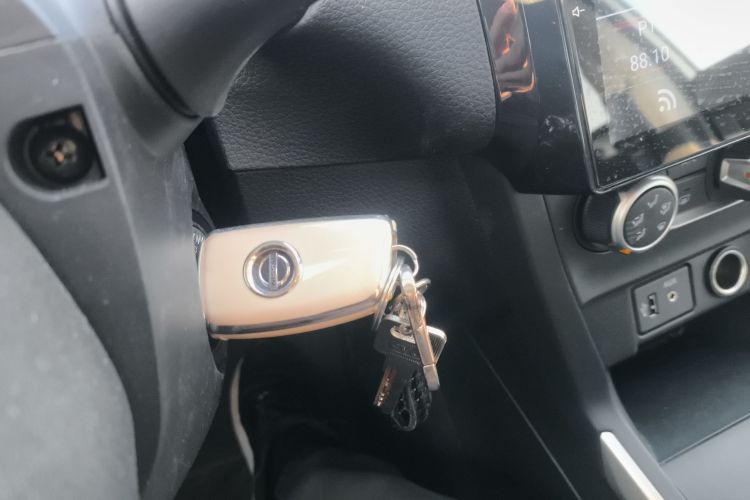 日产 轩逸 2024款 经典 1.6XE CVT舒适版中控内饰11