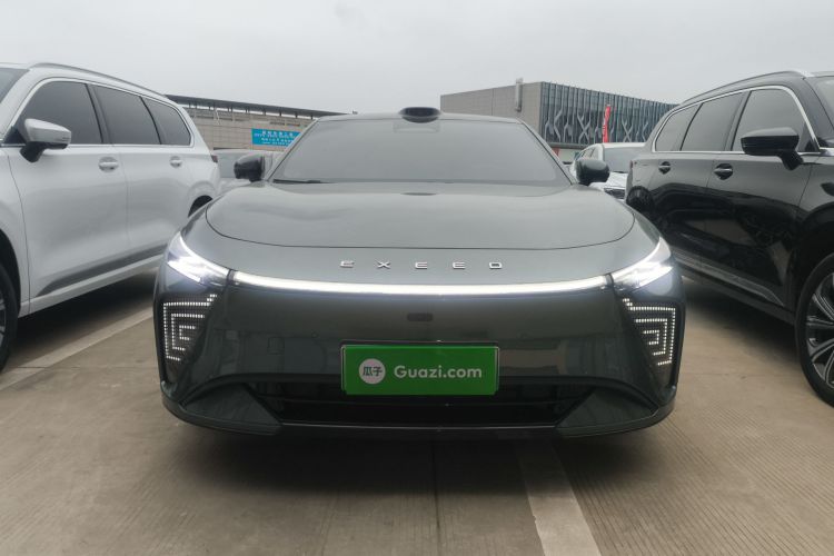 星途 星纪元 ES 2025款 纯电 Ultra旗舰 100kWh车身外观2