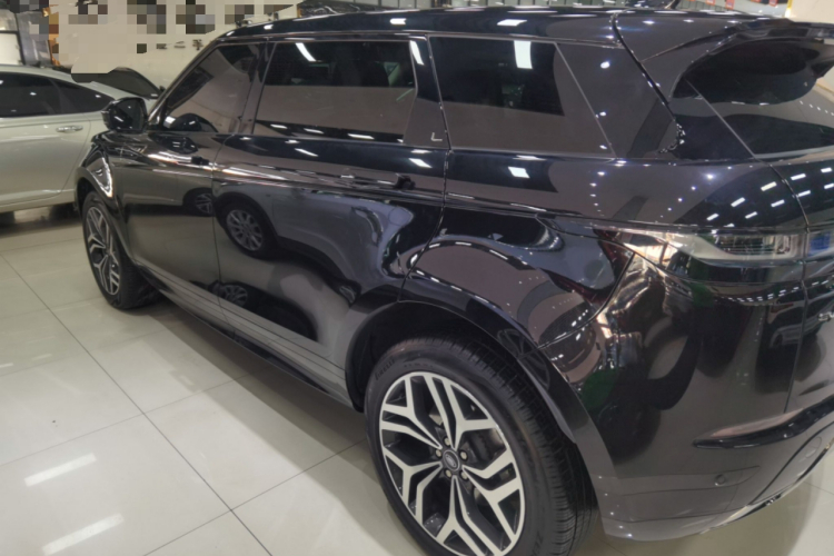 路虎 揽胜极光 2023款 极光L 249PS 豪华版车身外观4