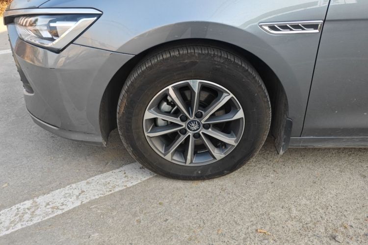 比亚迪 秦PLUS 2024款 荣耀版 DM-i 55KM领先型车身外观6007