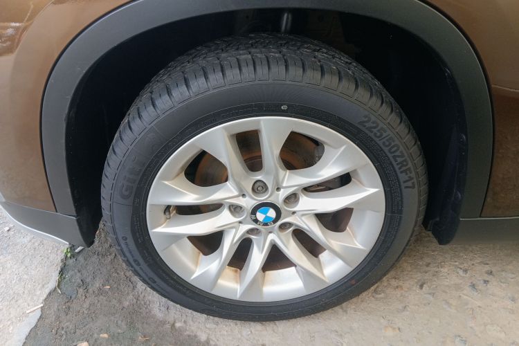 宝马X1 2015款 sDrive18i 时尚晋级版车身外观6001