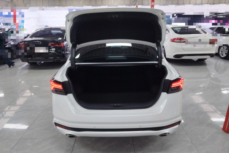 日产 天籁 2022款 2.0L XL-TLS 悦享版机舱底盘23