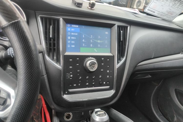 众泰SR7 2016款 1.5T CVT魔方之路版 国V中控内饰16