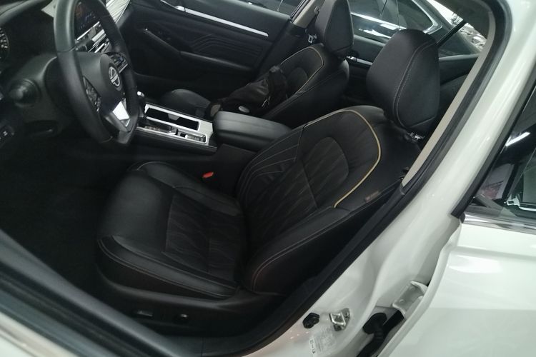 日产 天籁 2022款 2.0T XL 进享版中控内饰19