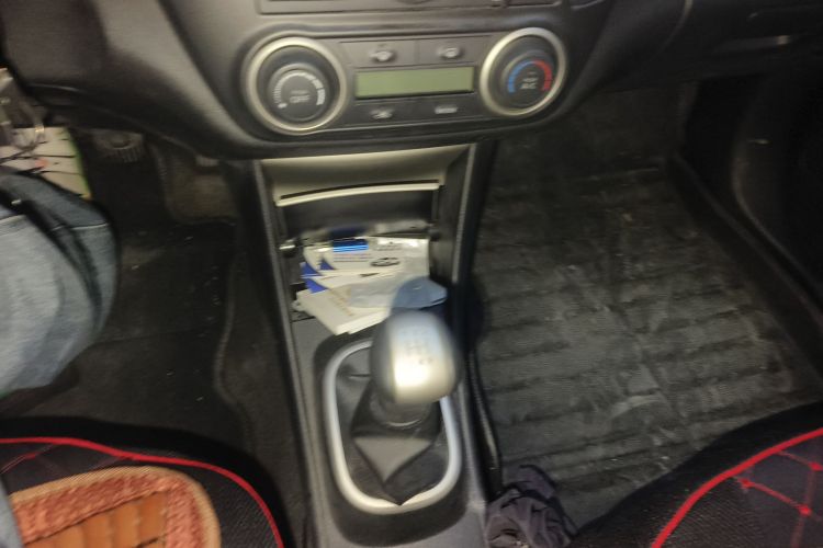 日产 轩逸 2012款 经典 1.6XE 手动舒适版中控内饰18