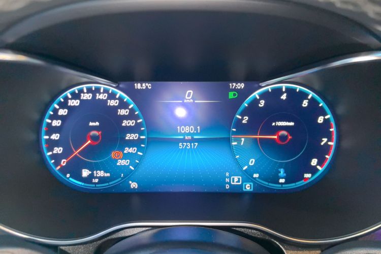 奔驰GLC轿跑 2022款 改款 GLC 260 4MATIC 轿跑SUV中控内饰14