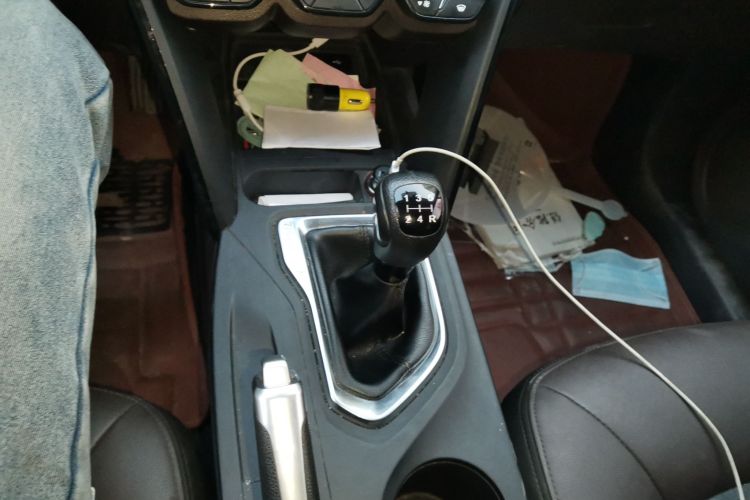 广汽传祺 传祺GS4 2017款 235T 手动两驱豪华版中控内饰18