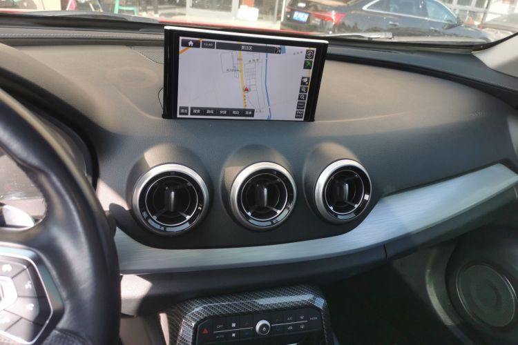魏牌 VV7 2017款 VV7c 2.0T 超豪型中控内饰16
