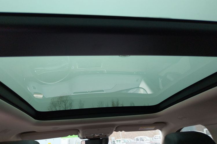 路虎 揽胜极光新能源 2022款 极光L P300e 插电式电动混合版中控内饰22