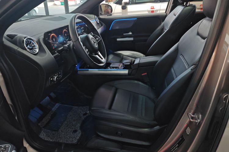 奔驰EQA 2023款 EQA 260中控内饰19