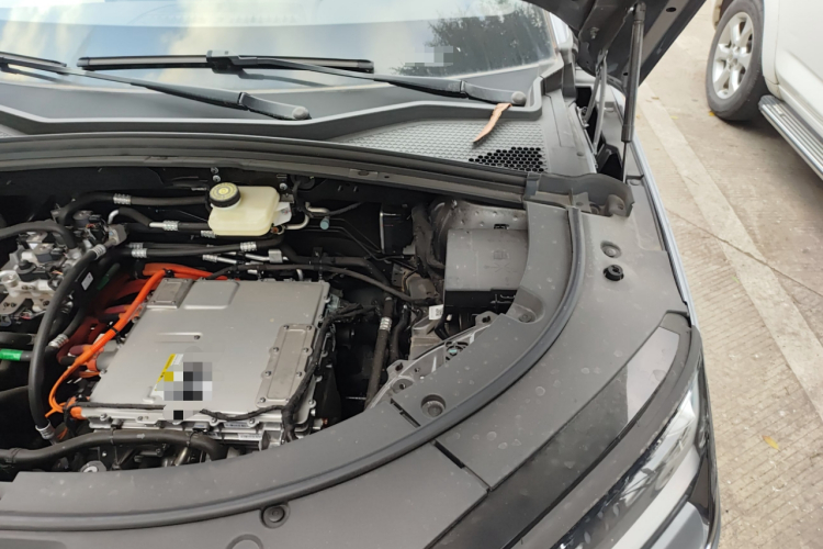 比亚迪 宋PLUS新能源 2025款 EV 智驾版 605km 旗舰型机舱底盘26